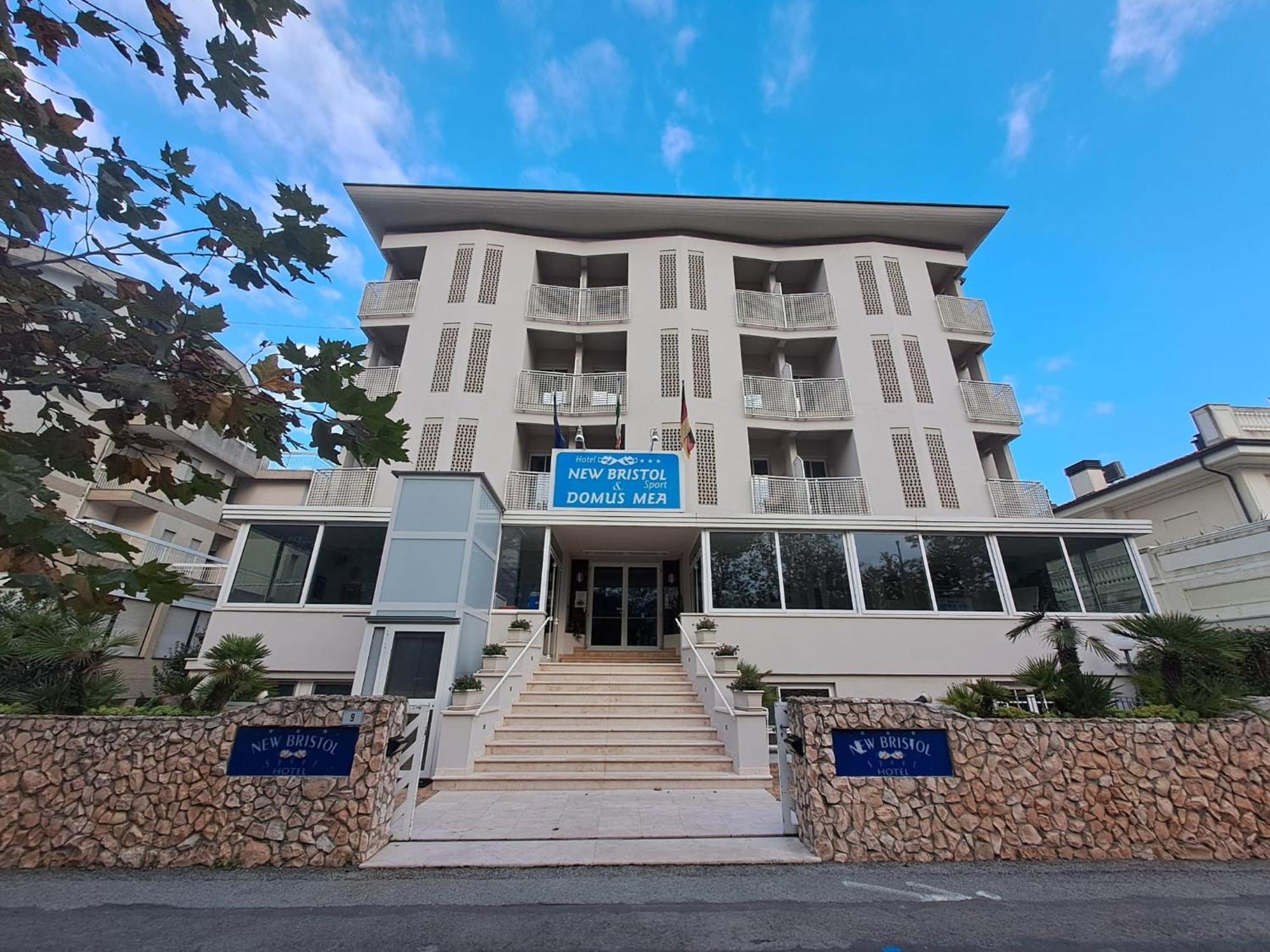 New Bristol Sport Hotel Чезенатико Екстериор снимка